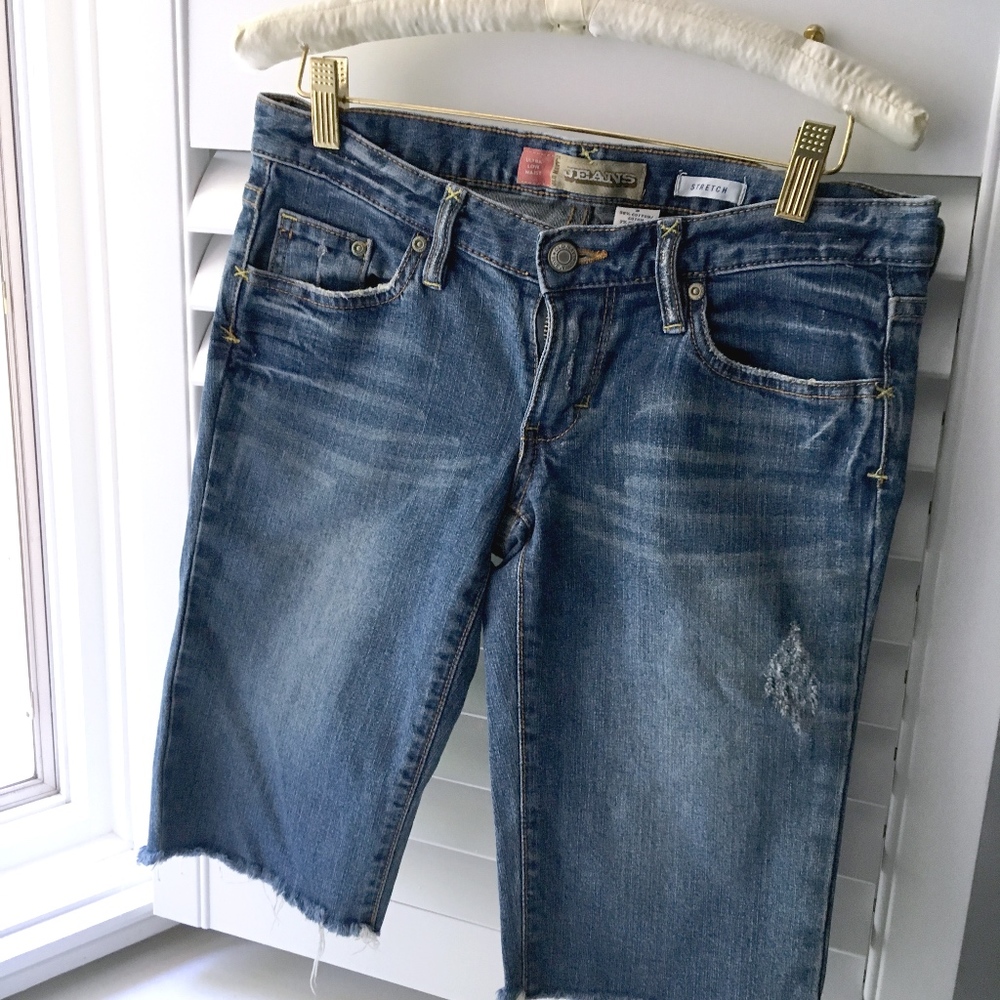 Lowrise denim Bermuda shorts